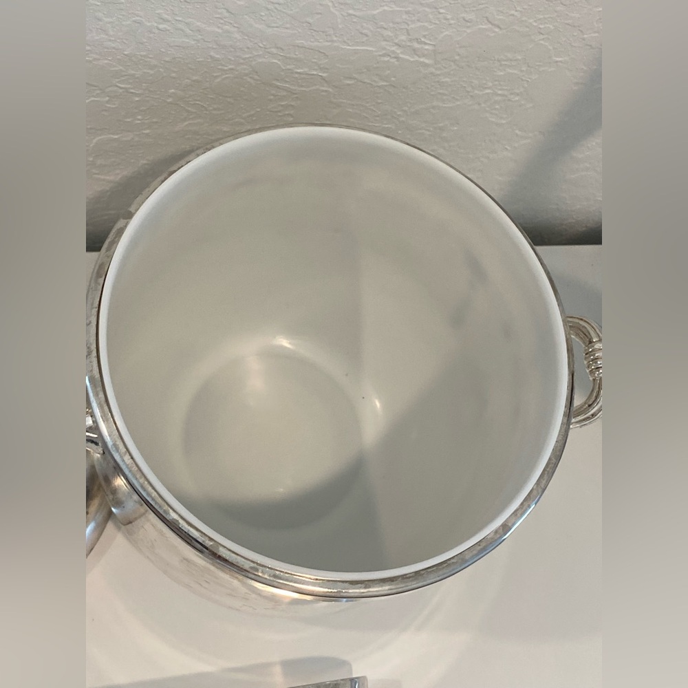 Vintage Silver Plated Ice Bucket with a pineapple finial - Picture 7 of 10